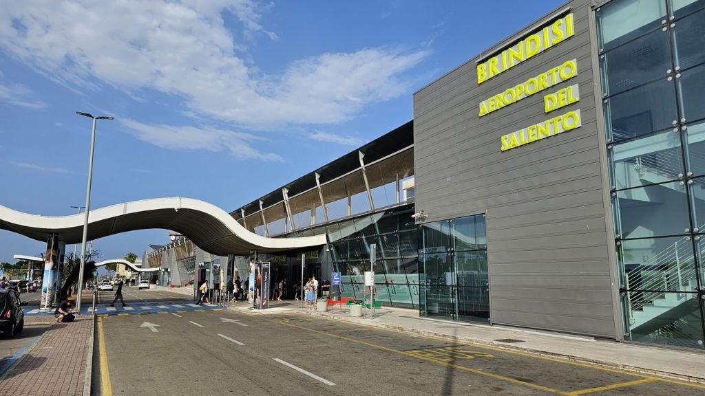 Swiss Airlines Brindisi Airport – BDS Terminal