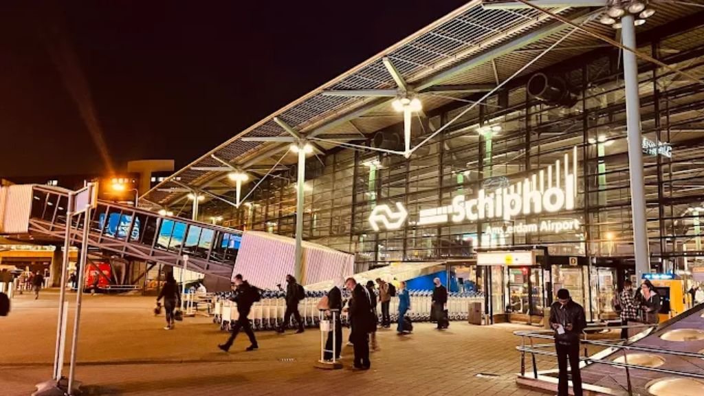 SunExpress AMS Terminal – Amsterdam Airport Schiphol